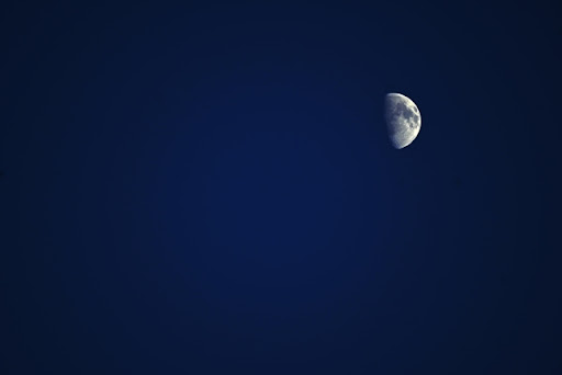夜と月